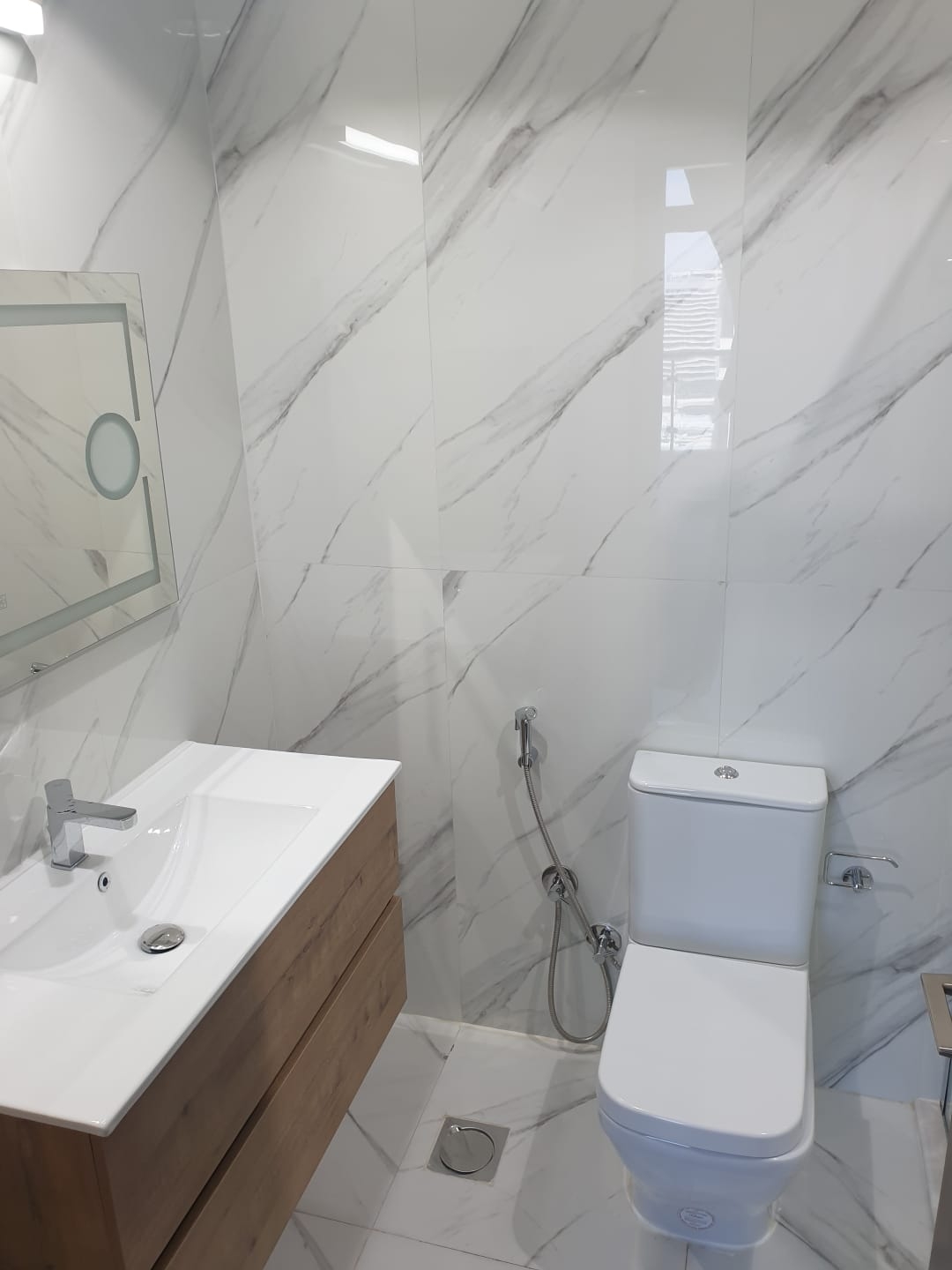 LUXURY SEE VIEW 2BEDROOM FULLY FURNISHED BALCONY thumbnail 8