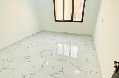 Apartment - 2 Bedrooms - 2 Bathrooms for rent in Al Aziziyah - Al Aziziyah - Doha