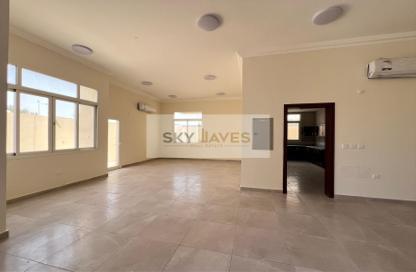 Villa - 5 Bedrooms - 4 Bathrooms for rent in Al Luqta - Al Luqta - Doha