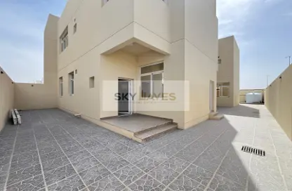 Villa - 5 Bedrooms - 4 Bathrooms for rent in Al Luqta - Al Luqta - Doha