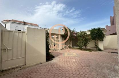 Villa - 3 Bedrooms - 4 Bathrooms for rent in Palm Village residence - New Salata - Salata - Doha