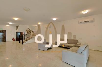 Villa - 4 Bedrooms - 5 Bathrooms for rent in Al Luqta - Al Luqta - Doha
