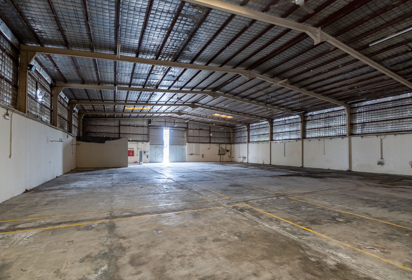 Spacious Warehouse with Cold Storage and Offices
