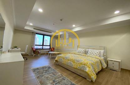 Apartment - 1 Bedroom - 2 Bathrooms for rent in West Porto Drive - Porto Arabia - The Pearl Island - Doha