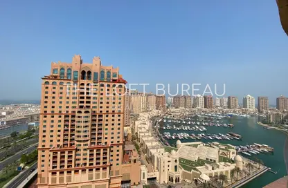 شقة - 2 غرف نوم - 3 حمامات للبيع في طريق بورتو الغربي - بورتو أرابيا - جزيرة اللؤلؤة - الدوحة