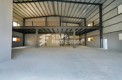 Warehouse - Studio - 3 Bathrooms for rent in East Industrial Street - Birkat Al Awamer - Al Wakra