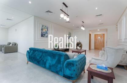 Apartment - 3 Bedrooms - 5 Bathrooms for rent in Zig Zag Tower B - Zig Zag Towers - West Bay - Doha