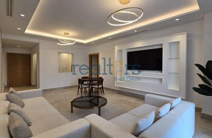 Apartment - 2 Bedrooms - 3 Bathrooms for rent in Floresta Gardens - Floresta Gardens - The Pearl Island - Doha