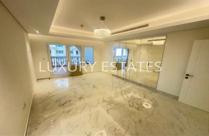 Apartment - 2 Bedrooms - 3 Bathrooms for sale in West Porto Drive - Porto Arabia - The Pearl Island - Doha Apartment - 2 Bedrooms - 3 Bathrooms for sale in West Porto Drive - Porto Arabia - The Pearl Island - Doha