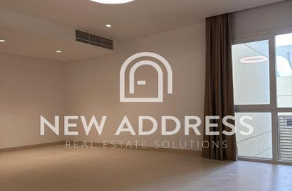 Apartment - 2 Bedrooms - 3 Bathrooms for rent in Corniche Road - Corniche Road - Doha