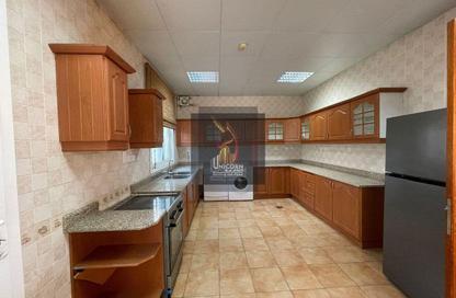 Compound - 3 Bedrooms - 3 Bathrooms for rent in Al Nasr Street - Al Nasr - Doha