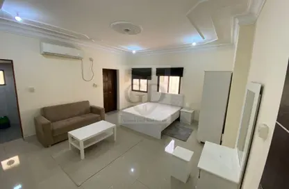 Apartment - 1 Bathroom for rent in Old Airport Road - Doha
