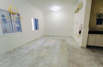 Apartment - 1 Bedroom - 1 Bathroom for rent in Umm Ghwailina Comm - Umm Ghuwalina - Umm Ghuwailina - Doha