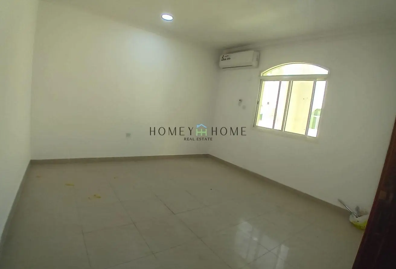 1004483 - Property Main Image