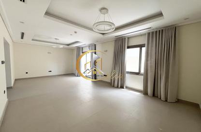 مجمع سكني - 3 غرف نوم - 4 حمامات للايجار في شارع احمد بن ماجد - المسيلة - الدوحة
