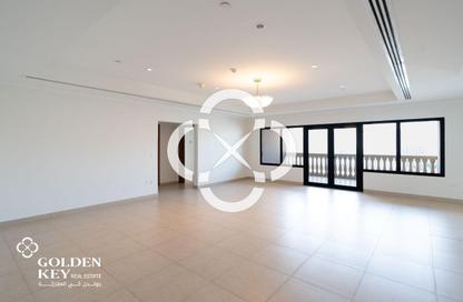 Apartment - 2 Bedrooms - 3 Bathrooms for rent in West Porto Drive - Porto Arabia - The Pearl Island - Doha