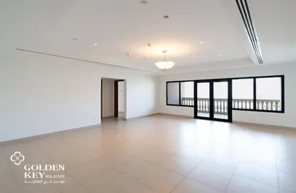 Apartment - 2 Bedrooms - 3 Bathrooms for rent in West Porto Drive - Porto Arabia - The Pearl Island - Doha