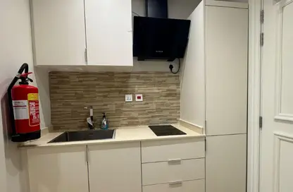 Apartment - Studio - 1 Bathroom for rent in Bin Al Sheikh Towers - Al Mirqab Al Jadeed - Doha