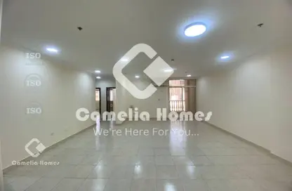 Apartment - 2 Bedrooms - 3 Bathrooms for rent in Al Nasr Street - Al Nasr - Doha