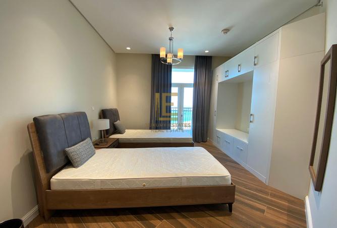 987709 - Property Image 2