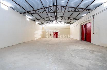 Warehouse - Studio - 2 Bathrooms for rent in Industrial Area 5 - Industrial Area - Industrial Area - Doha