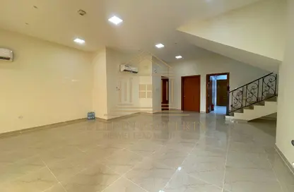 Villa - 5 Bedrooms - 4 Bathrooms for rent in Al Markhiya Street - Al Markhiya - Doha