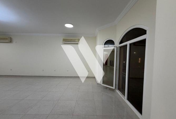 52271230 - Property Image 3