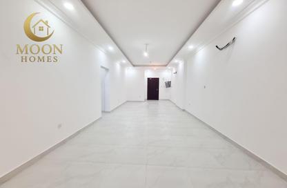Apartment - 2 - 3 for rent in Umm Ghwailina Comm - Umm Ghuwalina - Umm Ghuwailina - Doha
