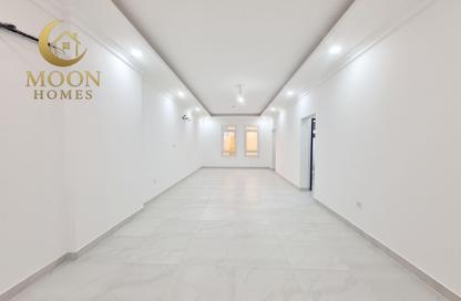 Apartment - 2 - 3 for rent in Umm Ghwailina Comm - Umm Ghuwalina - Umm Ghuwailina - Doha