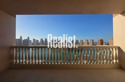 شقة - 2 غرف نوم - 3 حمامات للايجار في طريق بورتو الشرقي - بورتو أرابيا - جزيرة اللؤلؤة - الدوحة