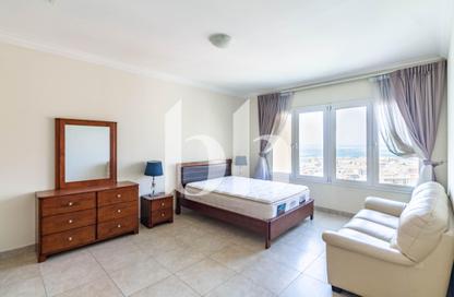 Apartment - 2 Bedrooms - 3 Bathrooms for rent in East Porto Drive - Porto Arabia - The Pearl Island - Doha