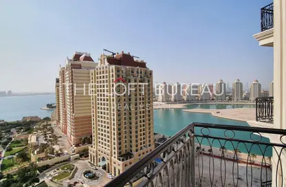 Apartment - 2 Bedrooms - 3 Bathrooms for rent in Floresta Gardens - Floresta Gardens - The Pearl Island - Doha