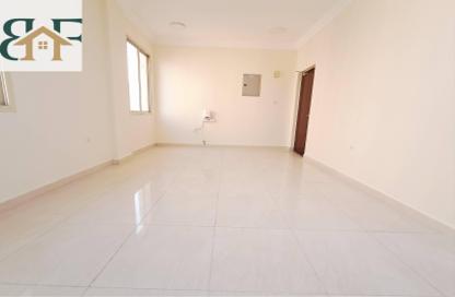 Apartment - 2 Bedrooms - 2 Bathrooms for rent in Umm Ghwailina Comm - Umm Ghuwalina - Umm Ghuwailina - Doha
