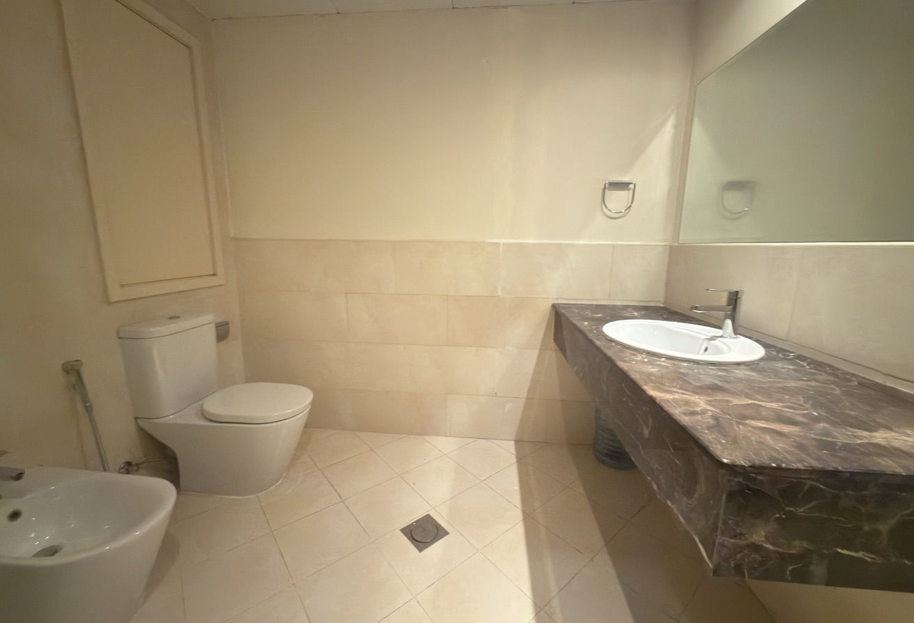 HOT DEAL ! MARINA FRONT 2BHK PORTO ARABIA ! thumbnail 14