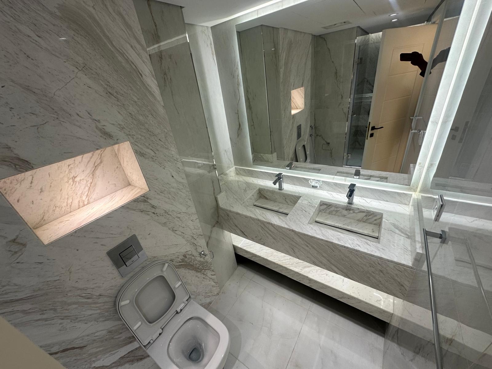 Luxury  Apartment for sale porto Arabia thumbnail 9