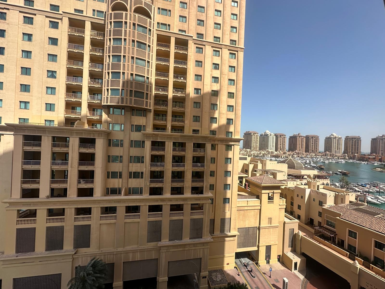 Luxury  Apartment for sale porto Arabia thumbnail 16