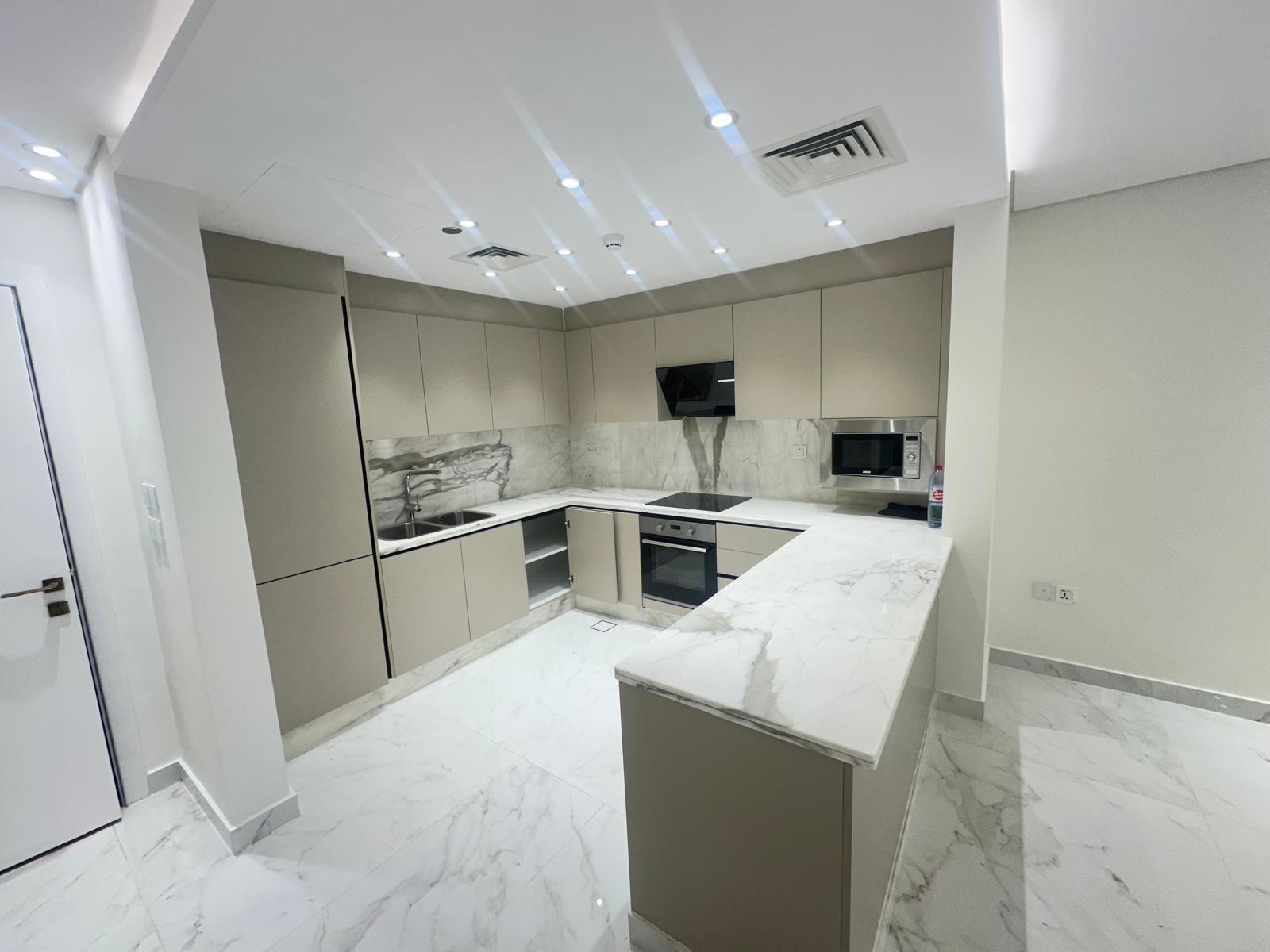 Luxury  Apartment for sale porto Arabia thumbnail 2