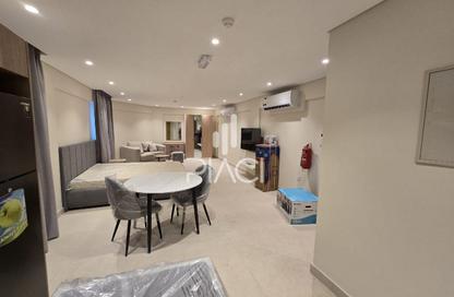 Apartment - 2 Bedrooms - 2 Bathrooms for rent in Umm Ghwailina Comm - Umm Ghuwalina - Umm Ghuwailina - Doha