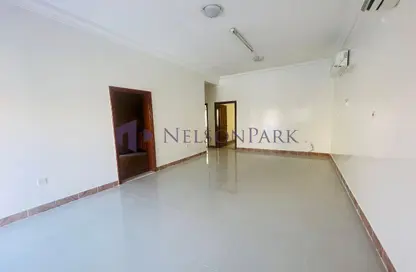 مجمع سكني - 3 غرف نوم - 4 حمامات للايجار في فلل النجمة - جنوب مويثر - منطقة مويثر - الدوحة