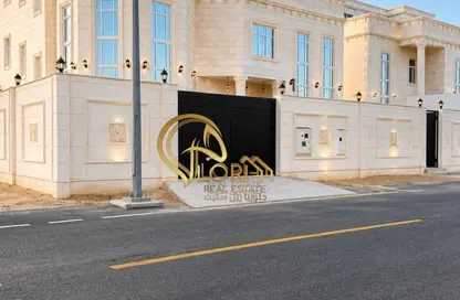 Villa for sale in Al Luqta - Al Luqta - Doha