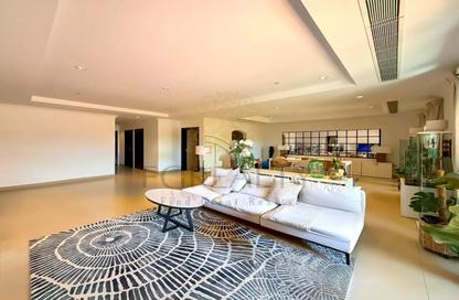 Apartment - 2 Bedrooms - 3 Bathrooms for sale in West Porto Drive - Porto Arabia - The Pearl Island - Doha
