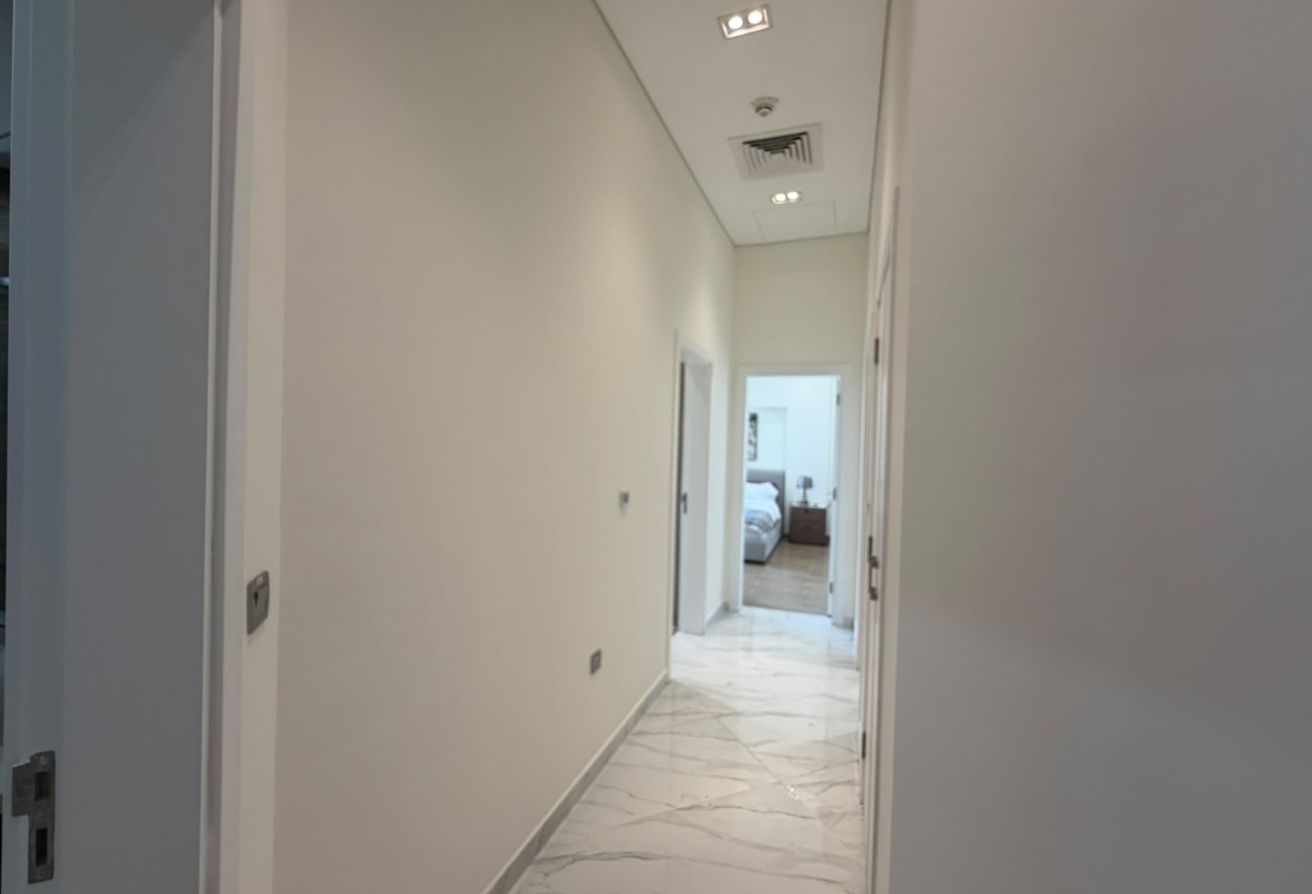 Exclusive 2BR + Maid | Private Garden | 340 SQM | thumbnail 12