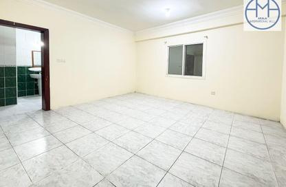 Apartment - 1 Bedroom - 1 Bathroom for rent in Umm Ghwailina Comm - Umm Ghuwalina - Umm Ghuwailina - Doha