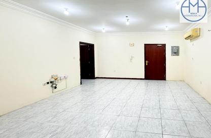 Apartment - 1 Bedroom - 1 Bathroom for rent in Umm Ghwailina Comm - Umm Ghuwalina - Umm Ghuwailina - Doha