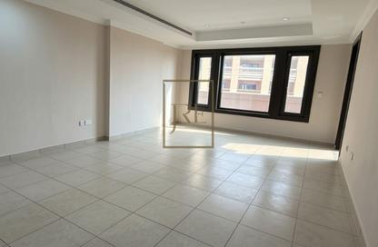Apartment - 1 Bedroom - 3 Bathrooms for rent in East Porto Drive - Porto Arabia - The Pearl Island - Doha Apartment - 1 Bedroom - 3 Bathrooms for rent in East Porto Drive - Porto Arabia - The Pearl Island - Doha
