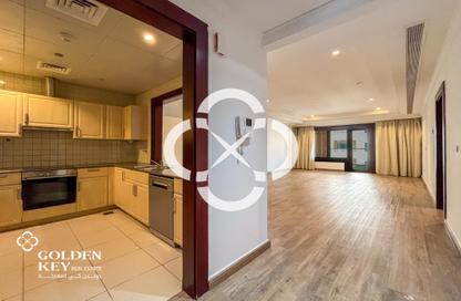 Apartment - 1 Bedroom - 2 Bathrooms for rent in West Porto Drive - Porto Arabia - The Pearl Island - Doha
