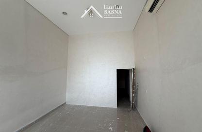 Shop - Studio - 1 for rent in Al Duhail - Al Duhail - Doha