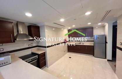 Apartment - 1 Bedroom - 2 Bathrooms for rent in Tower 21 - Porto Arabia - The Pearl Island - Doha