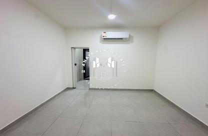 Villa - Studio - 1 Bathroom for rent in Al Nasr Street - Al Nasr - Doha
