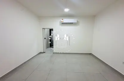 Villa - Studio - 1 Bathroom for rent in Al Nasr Street - Al Nasr - Doha